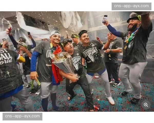 WBC决赛于北京时间3月18日早晨8点举行，委内瑞拉队3-2击败美国队